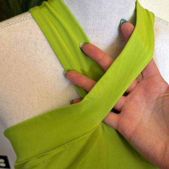 🎉Host Pick🎉 Criss-Cross Tank - Picture 3 of 6